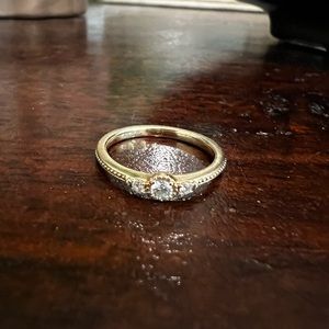 Authentic Kendra Scott 14k gold stackable 3 diamond ring size 6